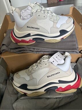 Balenciaga Triple S-Style Chunky Sneakers（ size 39 ) brand new in box